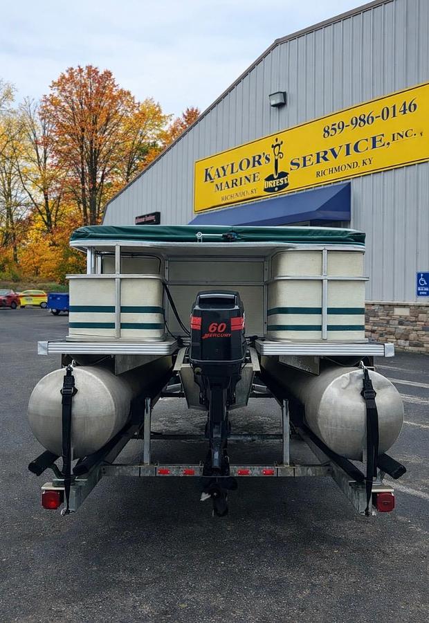 Used 1997 Crest 22 Crest II DLX