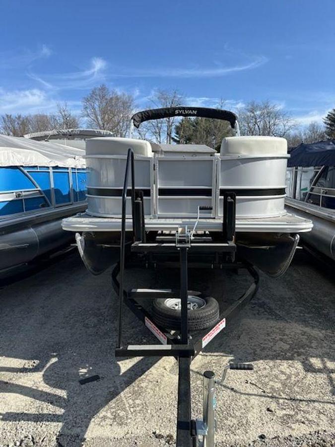 2025 Sylvan 820 Cruise