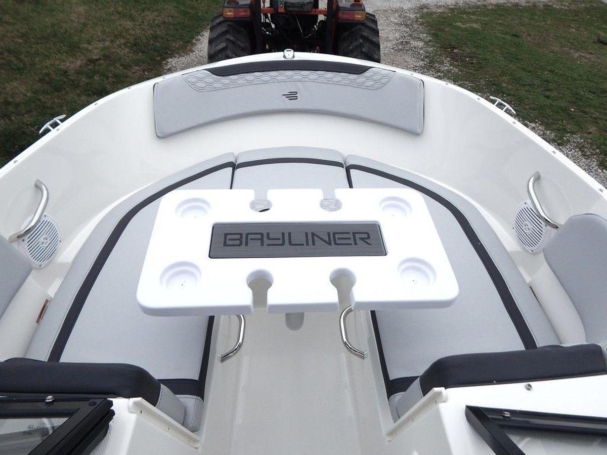 2024 Bayliner M19