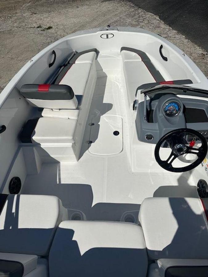 Used 2022 Tahoe® T16