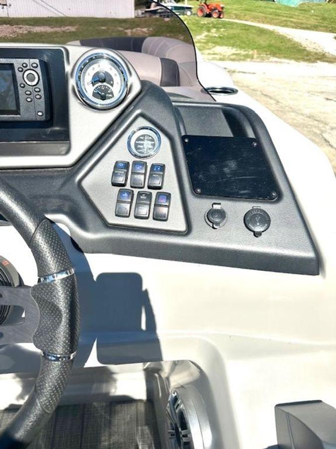 Used 2020 Sylvan L-1 DLZ