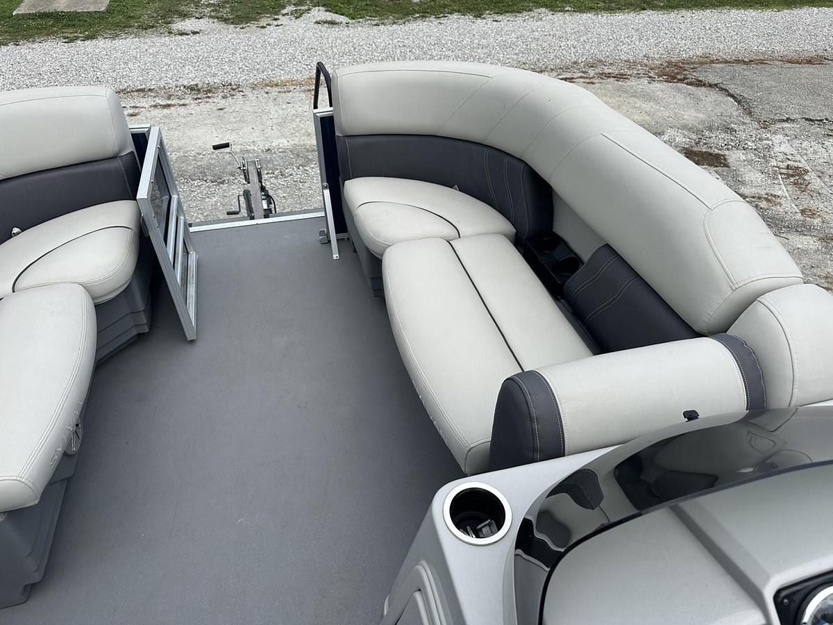 Used 2020 Sylvan 820 Cruise