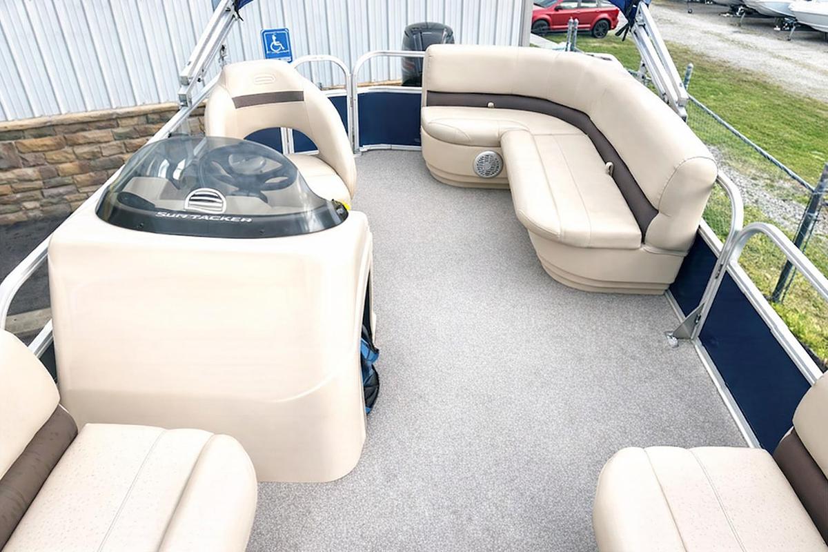 Used 2019 SunTracker Party Barge 18