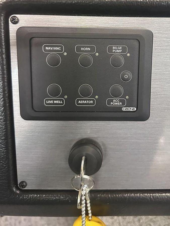 2026 Smoker Craft Excursion 17 DC