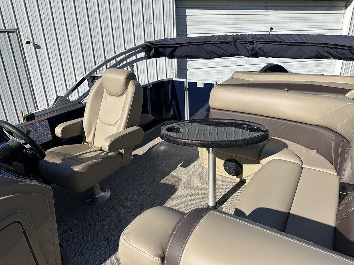 2025 SYLVAN MIRAGE 8522 CRS DS