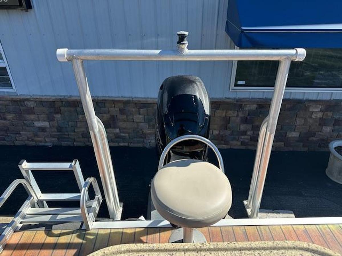 Used 2013 QWEST 820 XRE CR