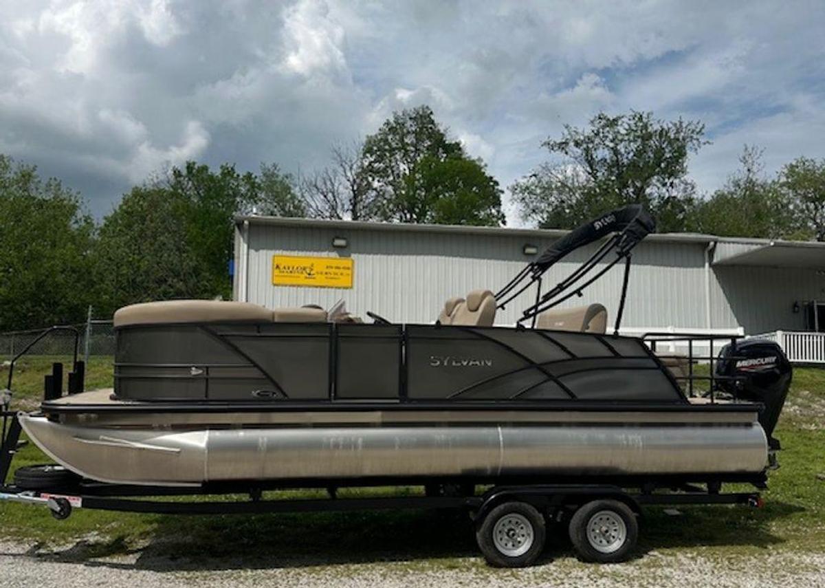 2025 Sylvan 822 CLZ DH