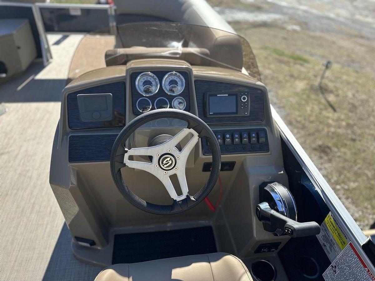 2025 SYLVAN MIRAGE 8522 CRS DS