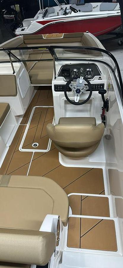 2025 Bayliner D20