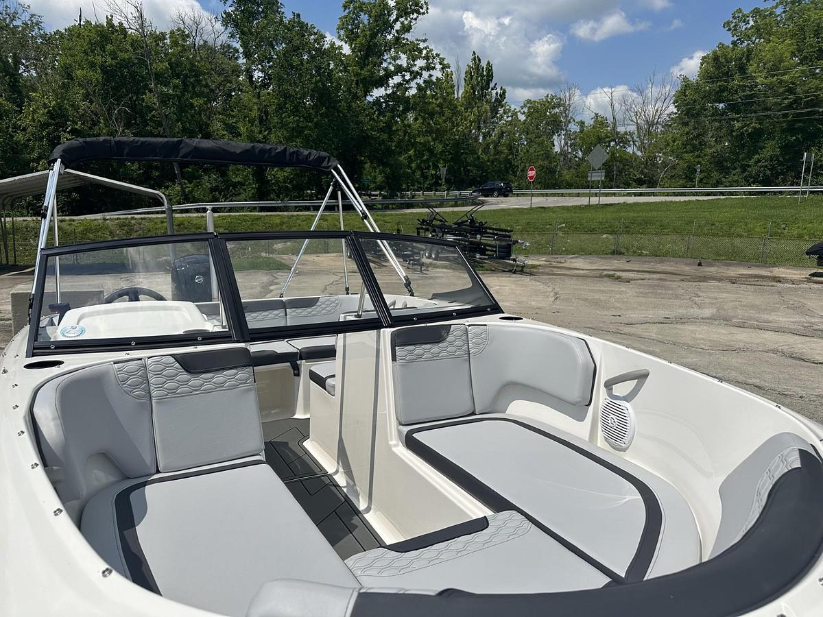 Used 2026 Bayliner M17