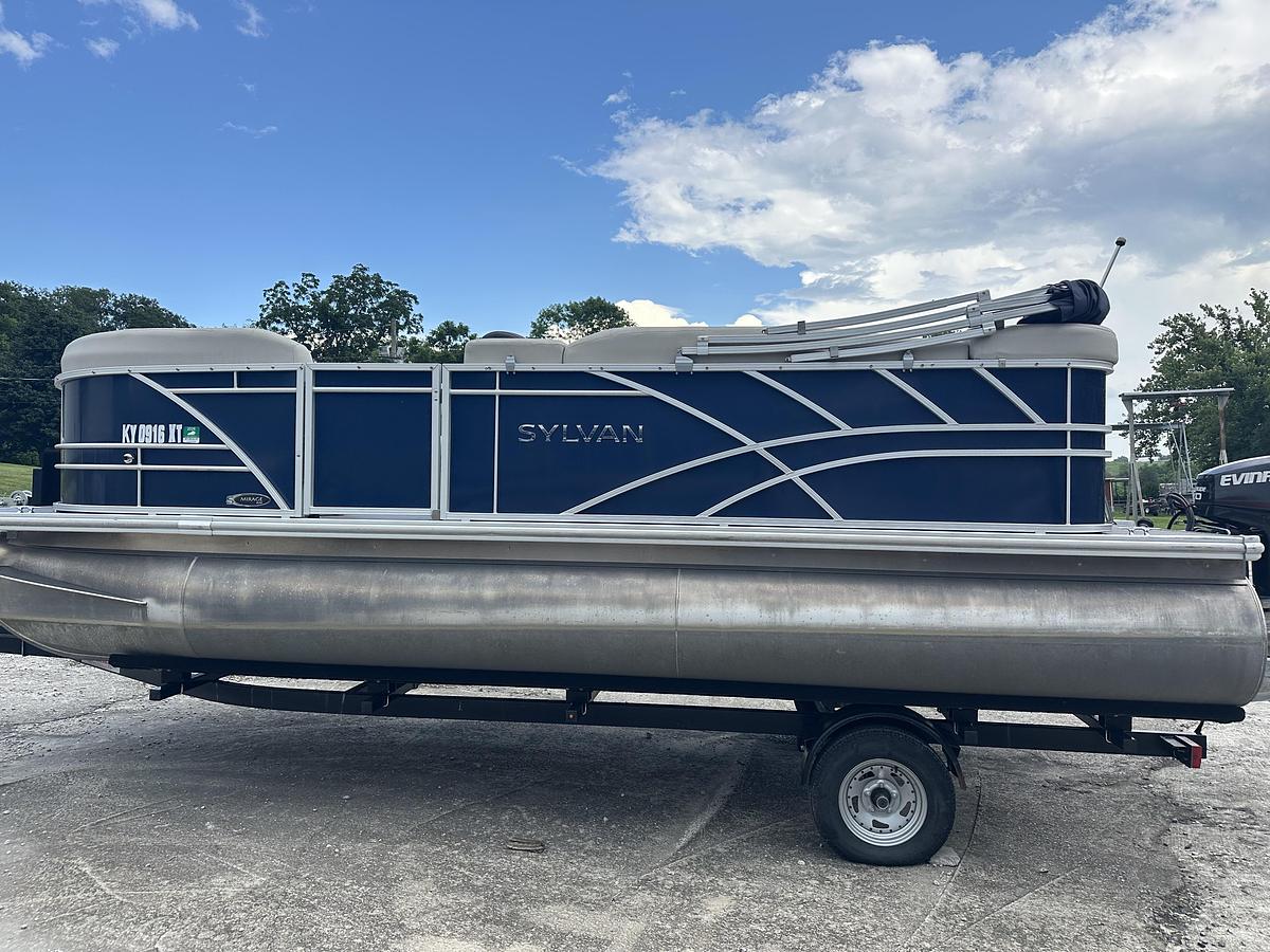 Used 2020 Sylvan 820 Cruise
