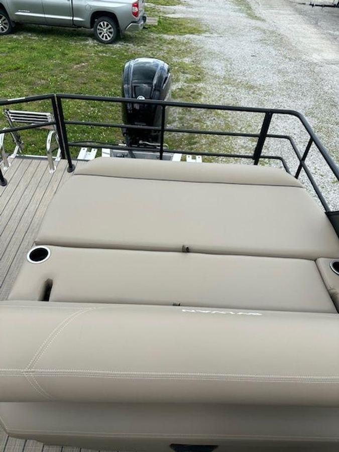 2025 Sylvan 822 CLZ DH