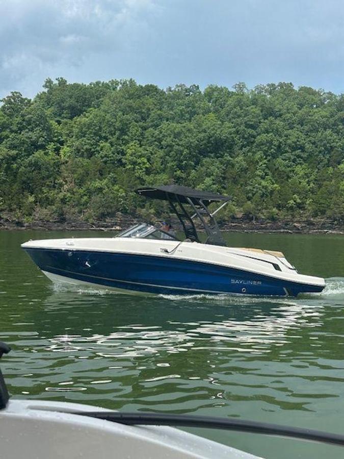 2025 Bayliner VR5 Bowrider