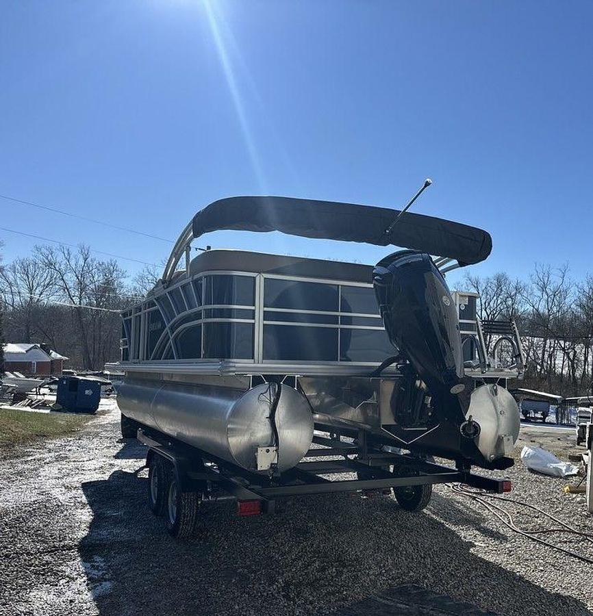 2025 SYLVAN MIRAGE 8522 CRS DS