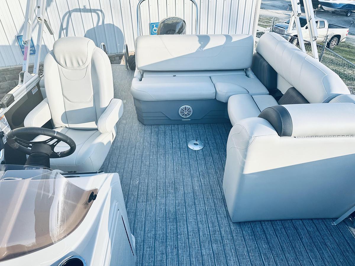 Used 2022 Sylvan 8522 CLZ