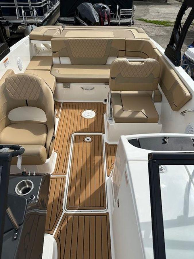 2025 Bayliner VR6 Bowrider - Outboard