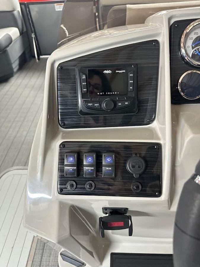 2025 Sylvan X3 DLZ Bar