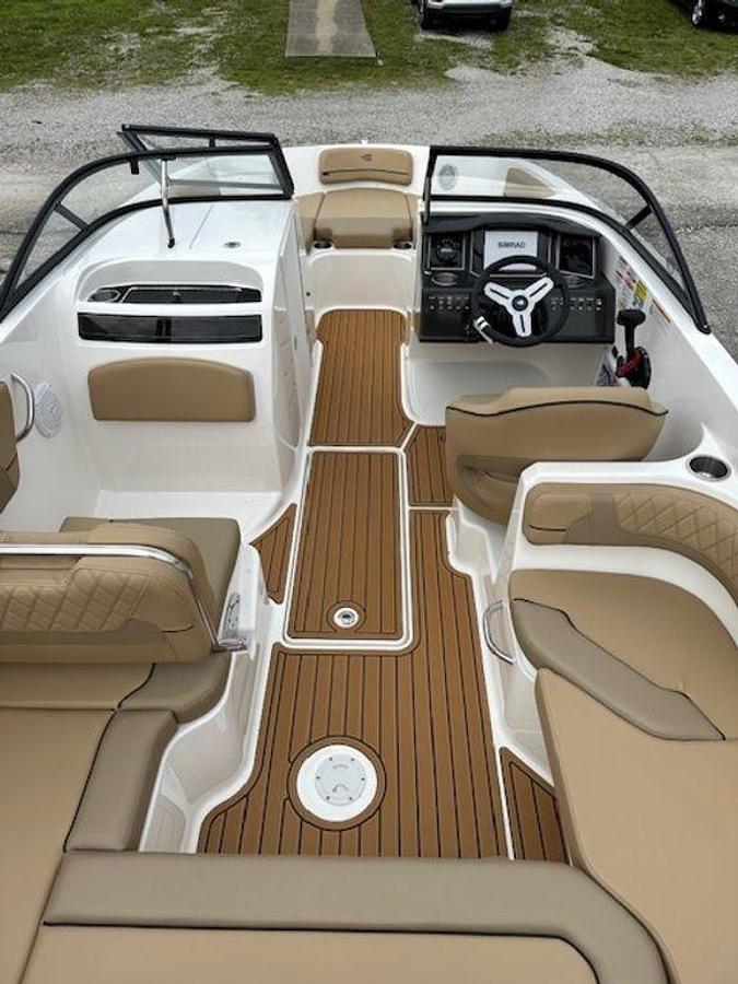 2025 Bayliner VR6 Bowrider - Outboard