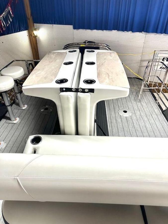 2025 Sylvan X3 DLZ Bar