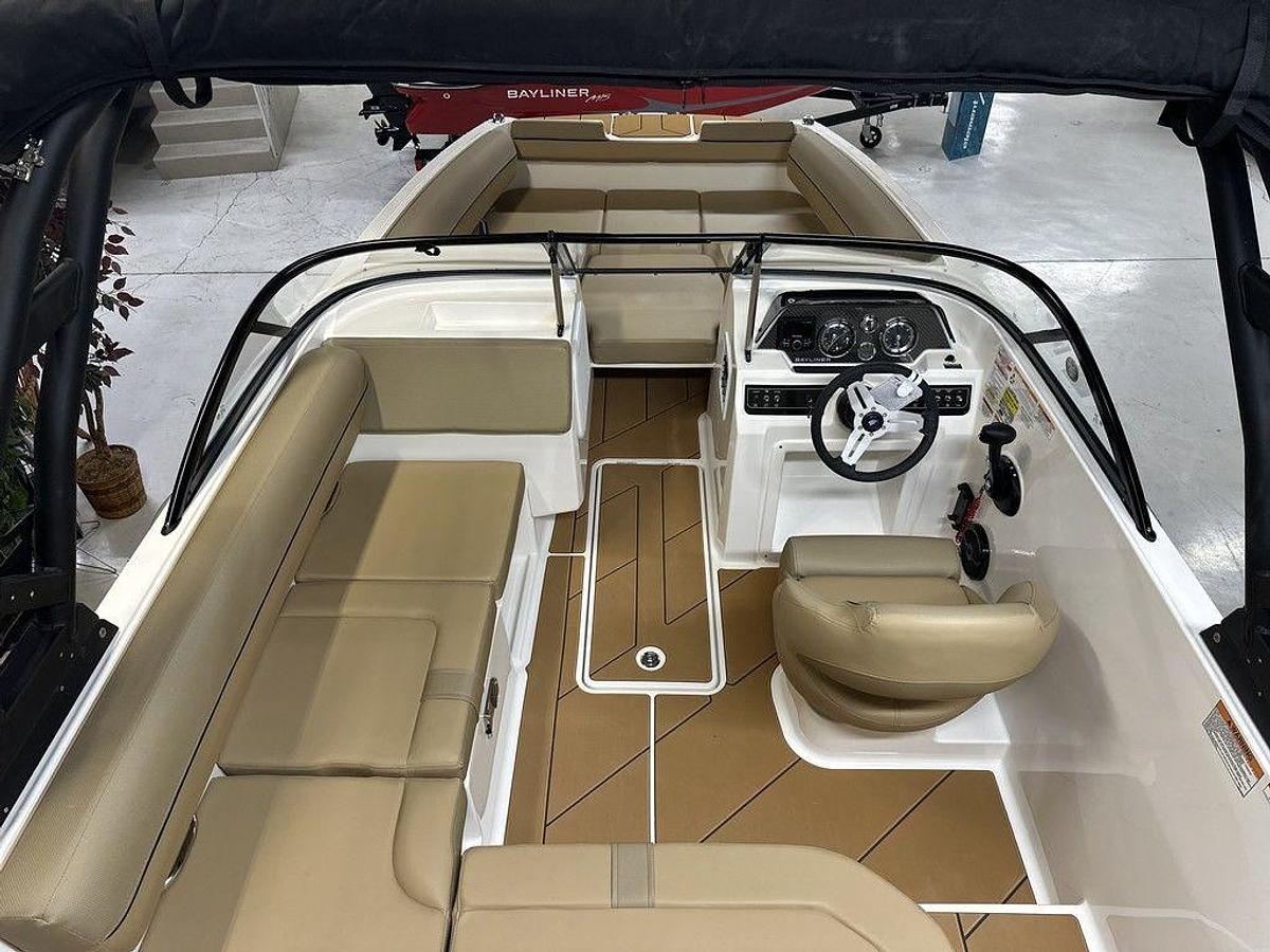 2025 Bayliner D20