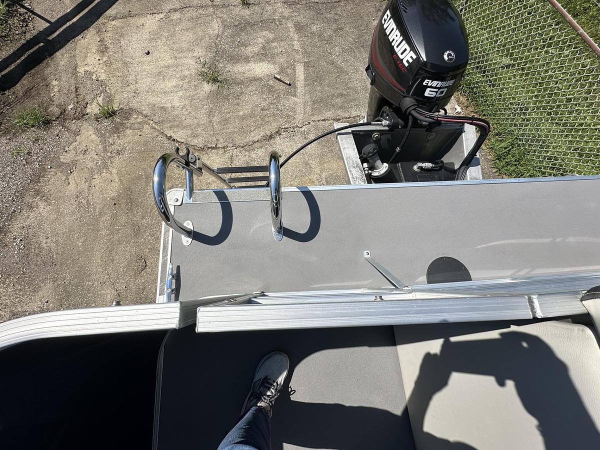 Used 2020 Sylvan 820 Cruise