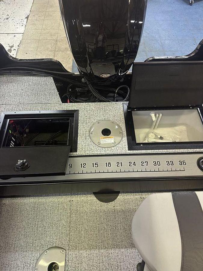 2026 Smoker Craft Excursion 17 DC