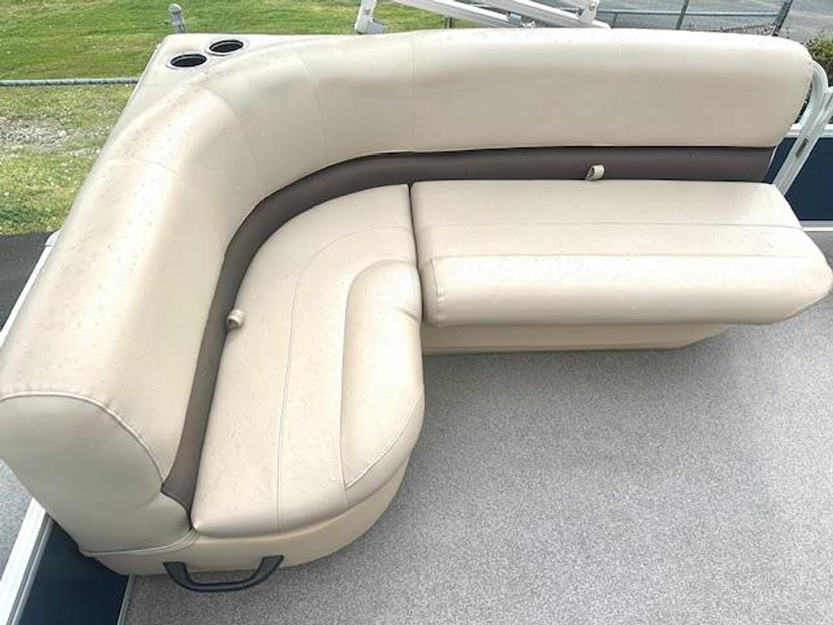 Used 2019 SunTracker Party Barge 18