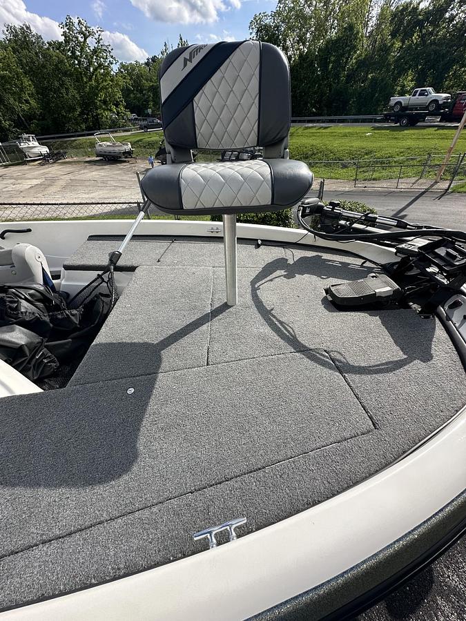 Used 2005 NITRO NX882SC