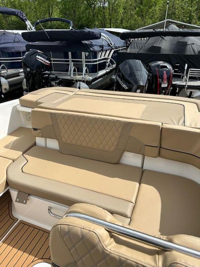 2025 Bayliner VR6 Bowrider - Outboard