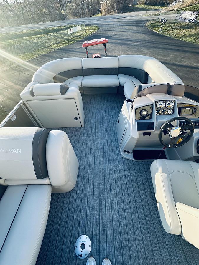 Used 2022 Sylvan 8522 CLZ