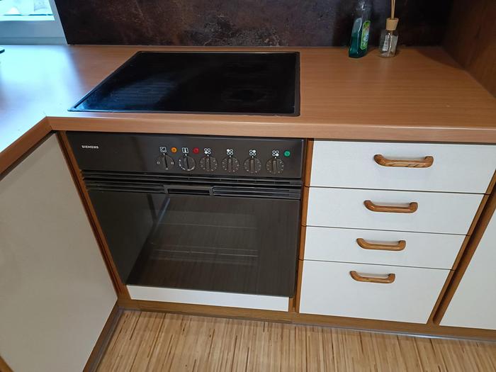 Gebraucht Küche mit Frühstücksplatz und E Geräte gebraucht