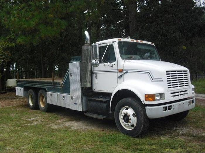 Used 1996 International 1800 Gallon Ballard Water Truck