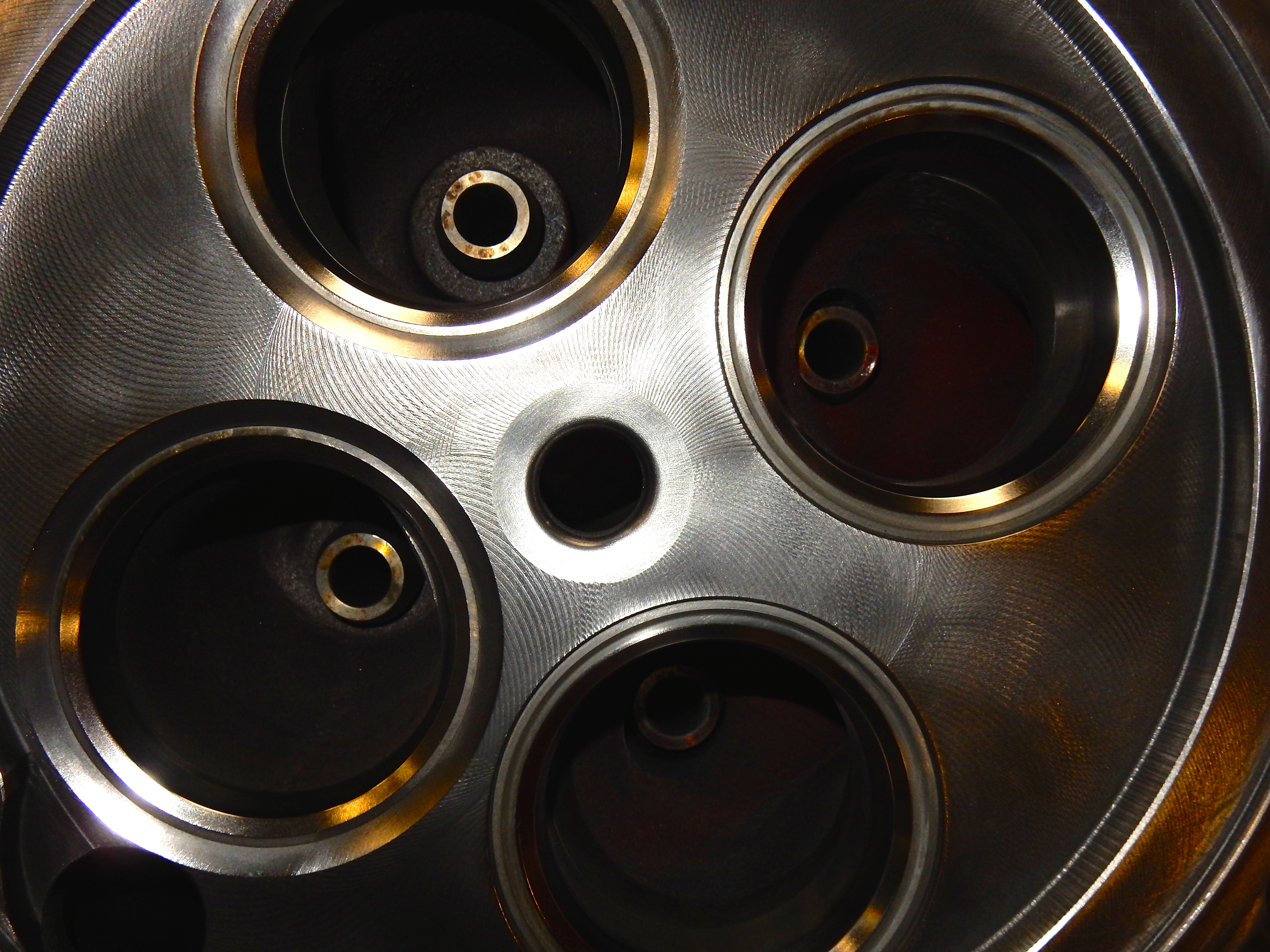 Used 2006/2007 CYLINDER HEADS MAK 453C