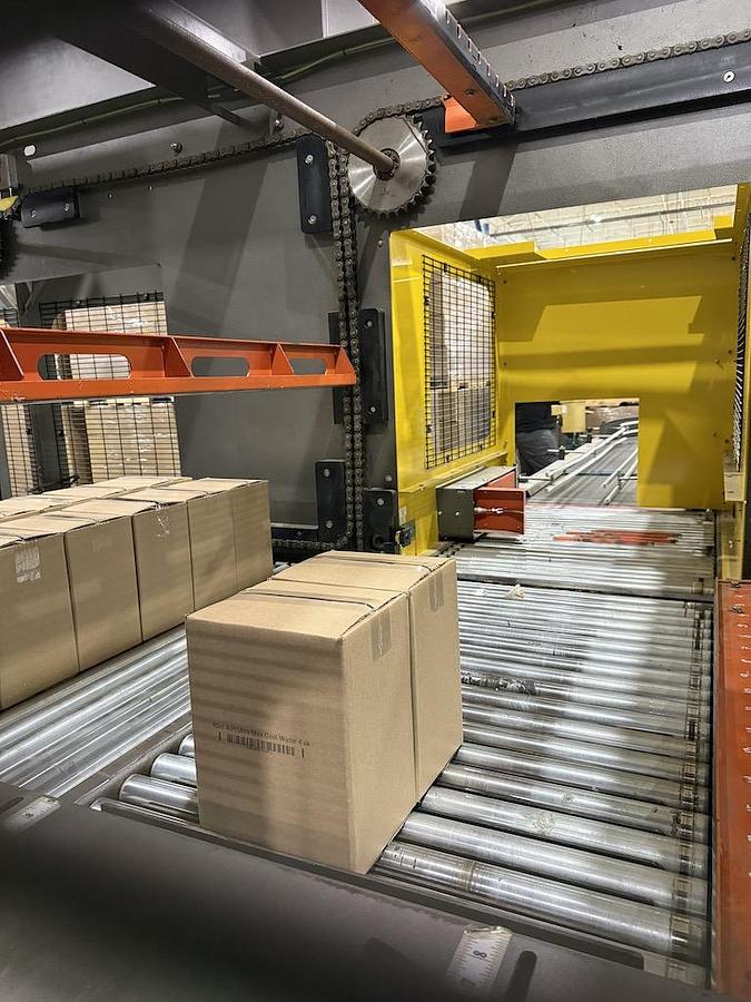 Used Columbia Low Level Case Palletizer, Model FL3000, Mfg’d 2018