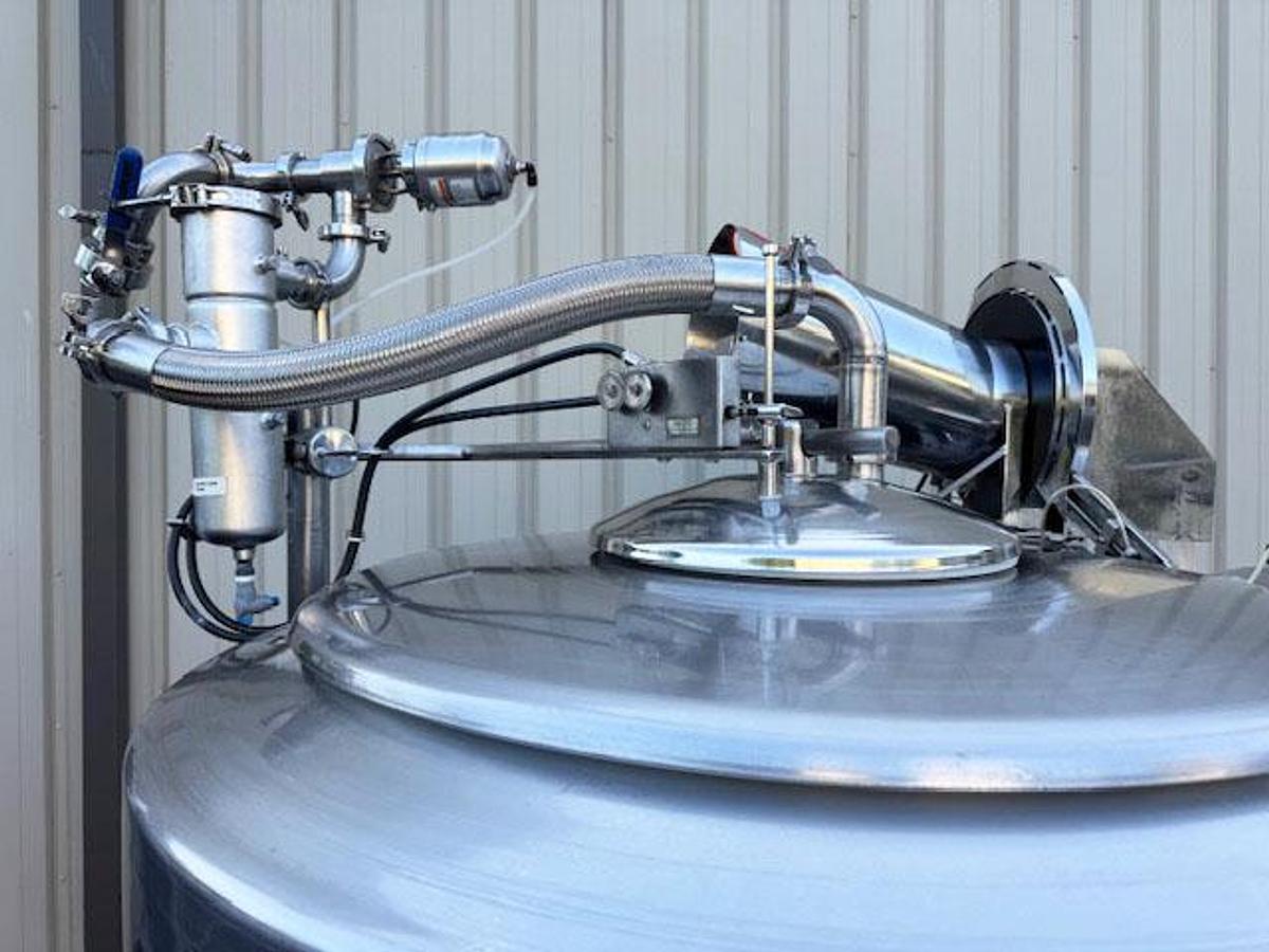 Used FOGG 18 Valve Bottle Filler with 5 head Plastic Screw Capper