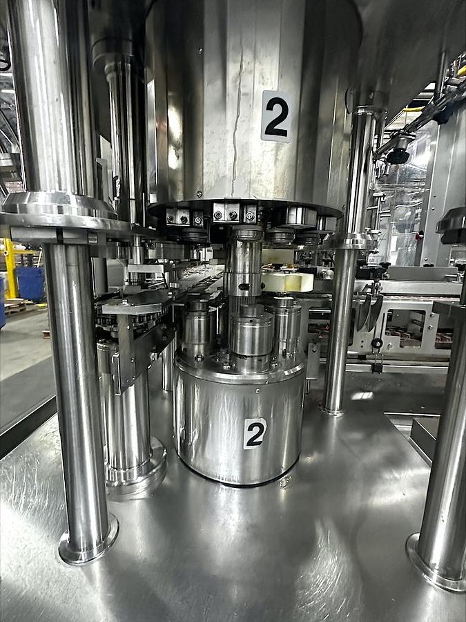Used CFT 20 valve Can Filler / 4 Head Can Seamer, Model 2000/4L, year 2021