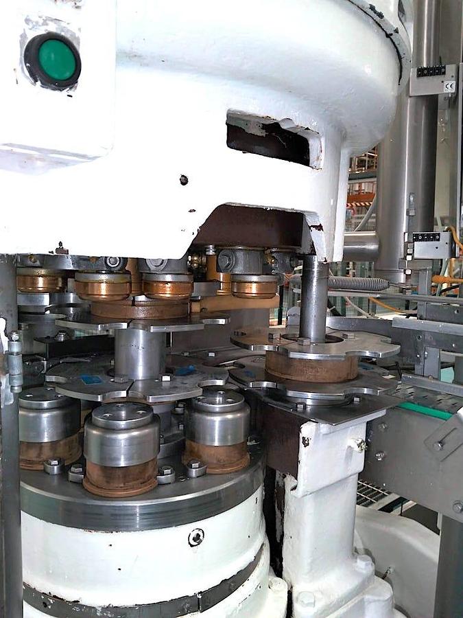 Used Crown Bevcorp 40 Valve Can Filler with Angelus 61H Seamer