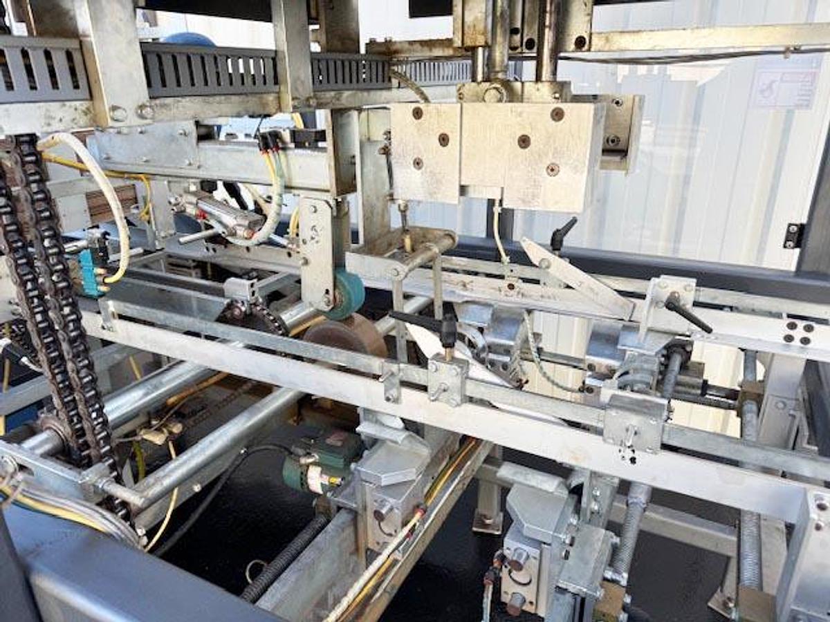 Used iPak Fully Automatic Tray Former, Model TF-200Q Tray Former