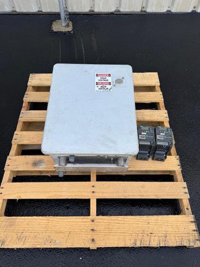 Used Alcoa 4-Head Freestanding Plastic Screw Capper