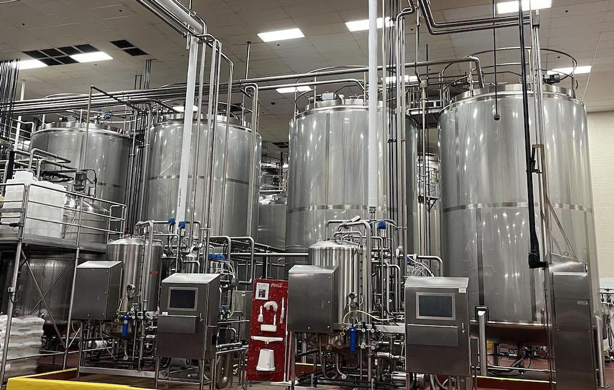 Used Feldmeier 15,000 Gallon Vertical Mix Tanks, SST 316L