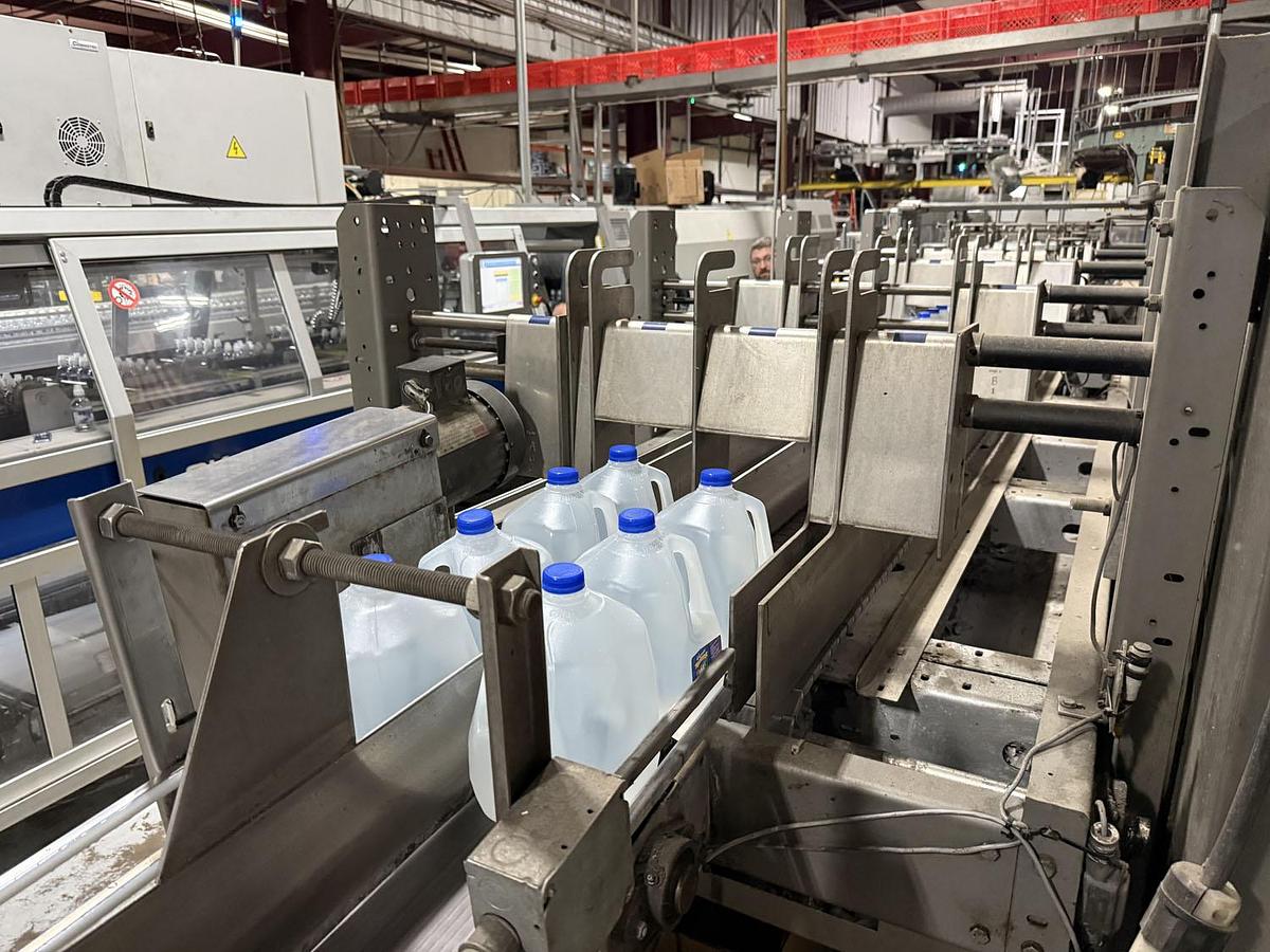 Used Hartness Model 2800 Automatic Servo Case Packer with Laner