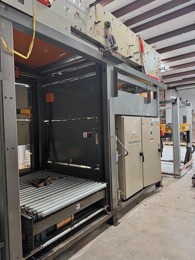Used Alvey Automatic High Speed Case Palletizer, model 881, Year 2010