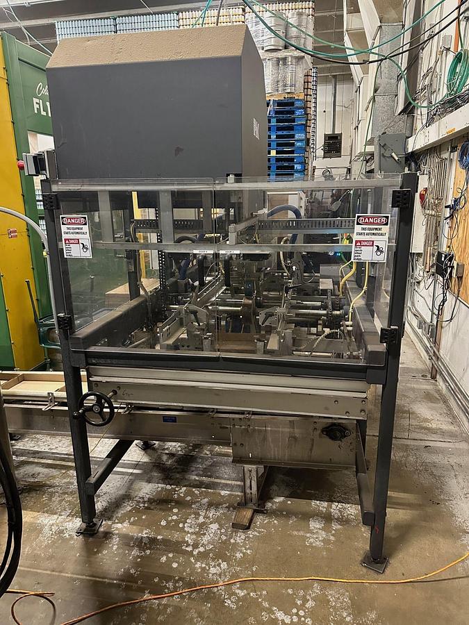 Used iPak Fully Automatic Tray Former, Model TF-200Q Tray Former