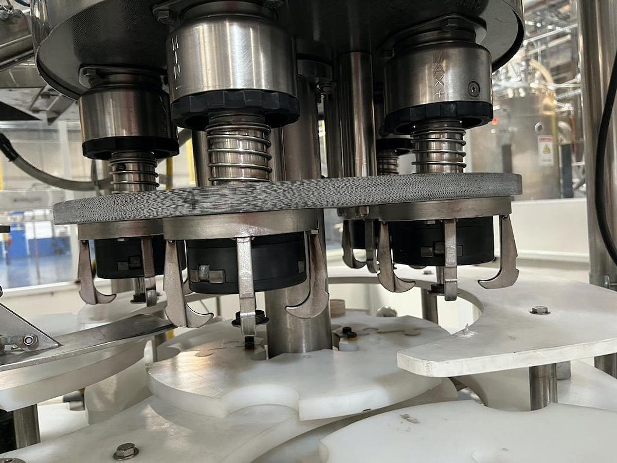 Used FOGG 18 valve Bottle Filler with 5 head Plastic Screw Capper