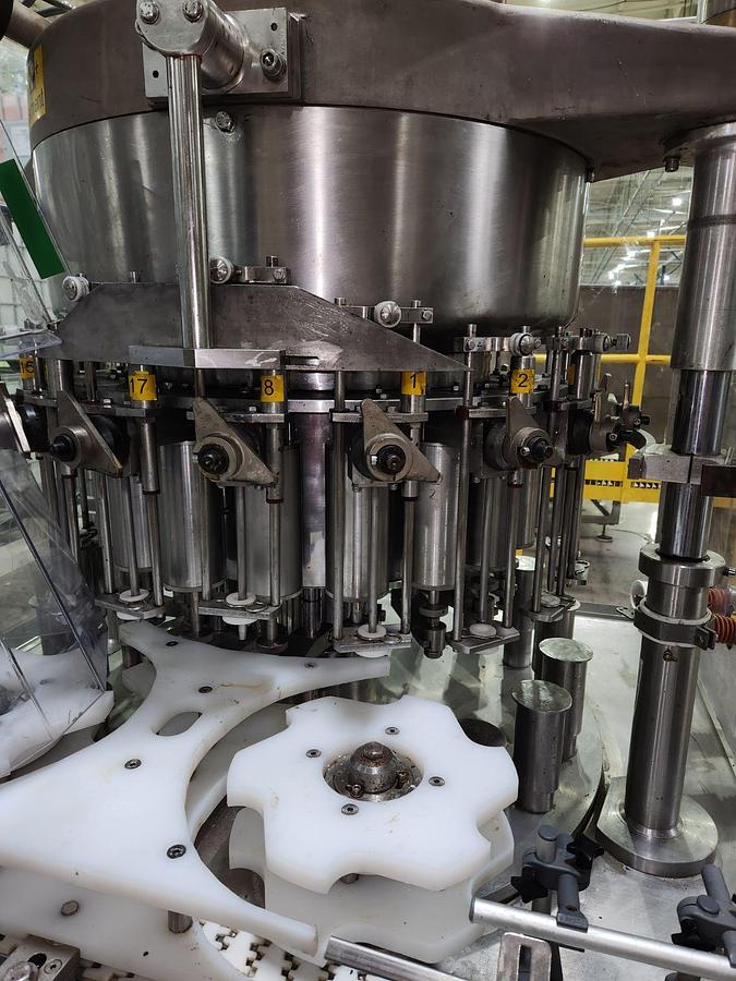 Used IMA 18 Valve Piston Filler model Farmomac F370