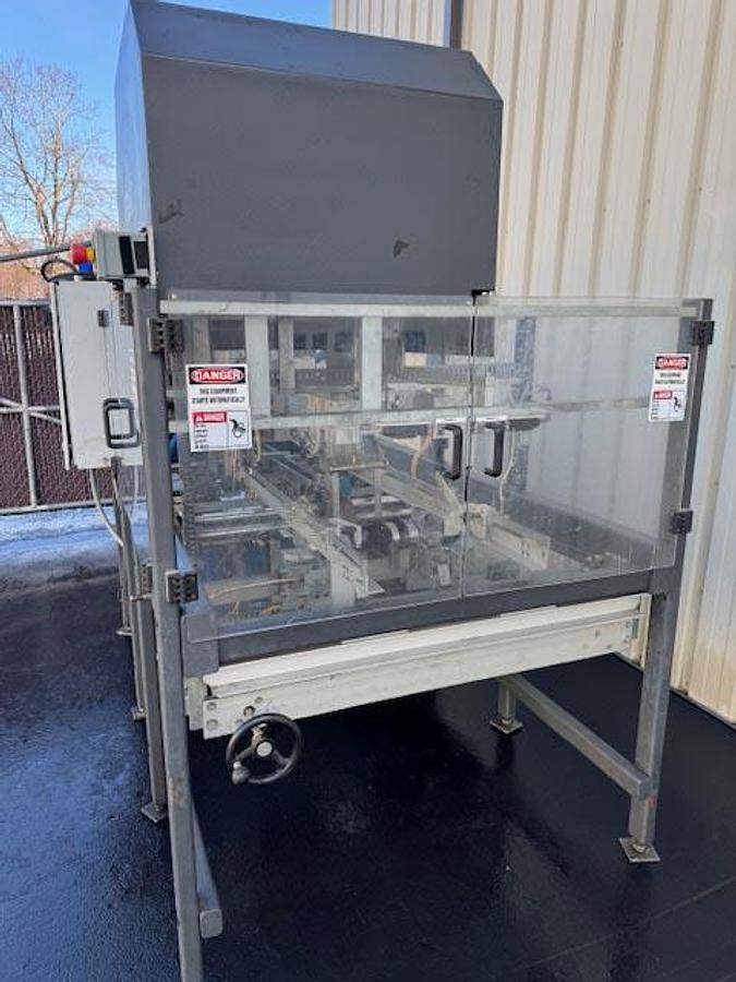 Used iPak Fully Automatic Tray Former, Model TF-200Q Tray Former