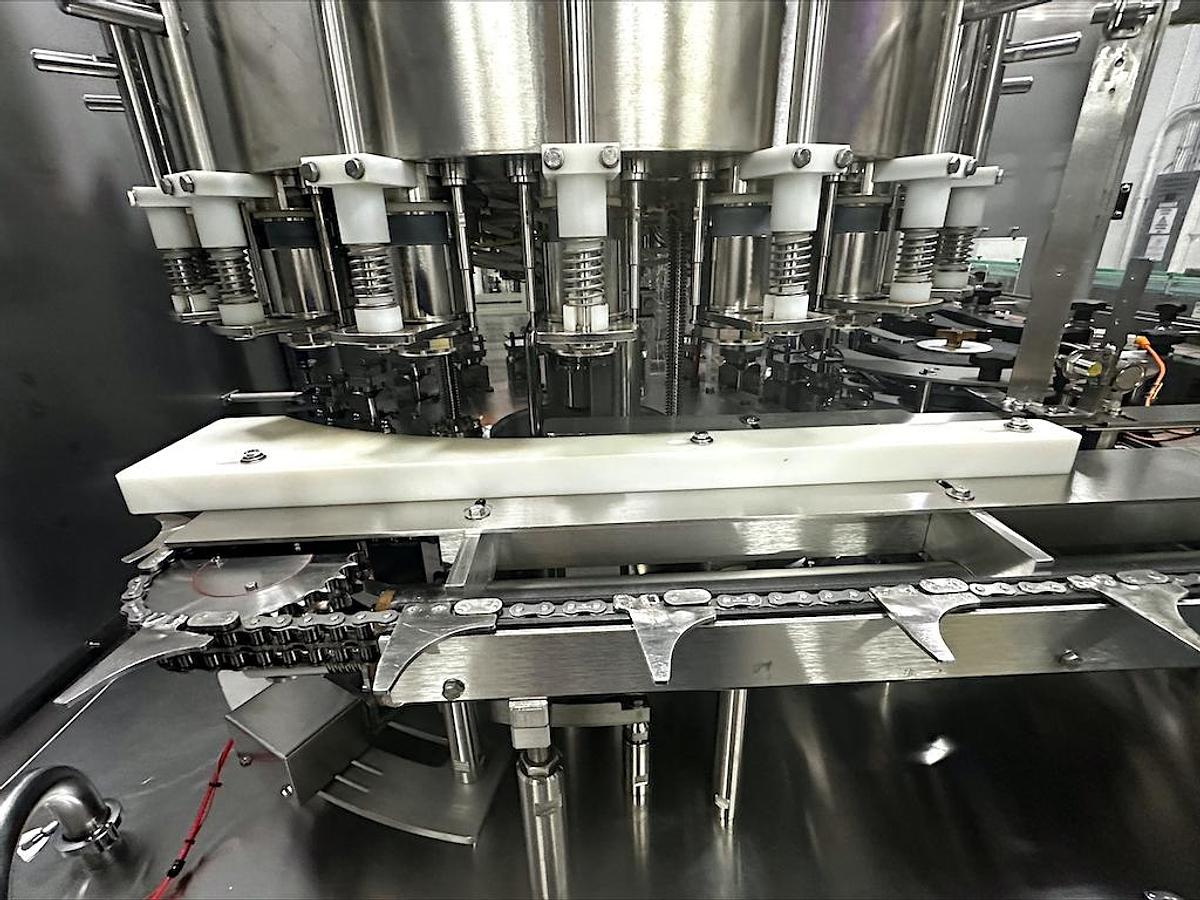 Used CFT 20 valve Can Filler / 4 Head Can Seamer, Model 2000/4L, year 2021