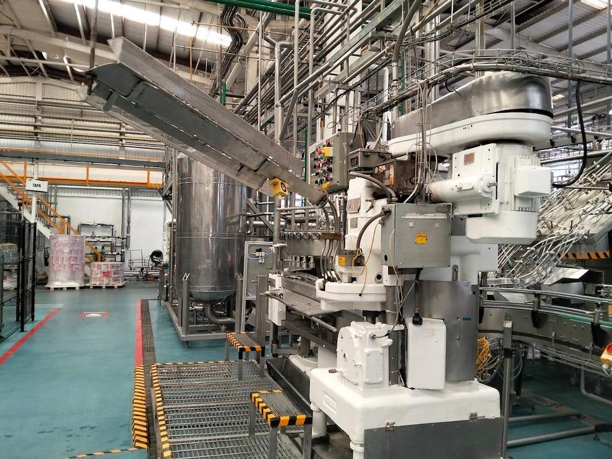 Used Crown Bevcorp 40 Valve Can Filler with Angelus 61H Seamer