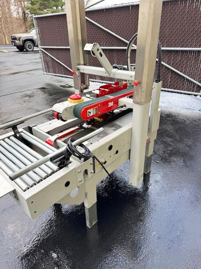 Used 3M-Matic 700r Top & Bottom Random Case Sealer – Taper 3-Inch