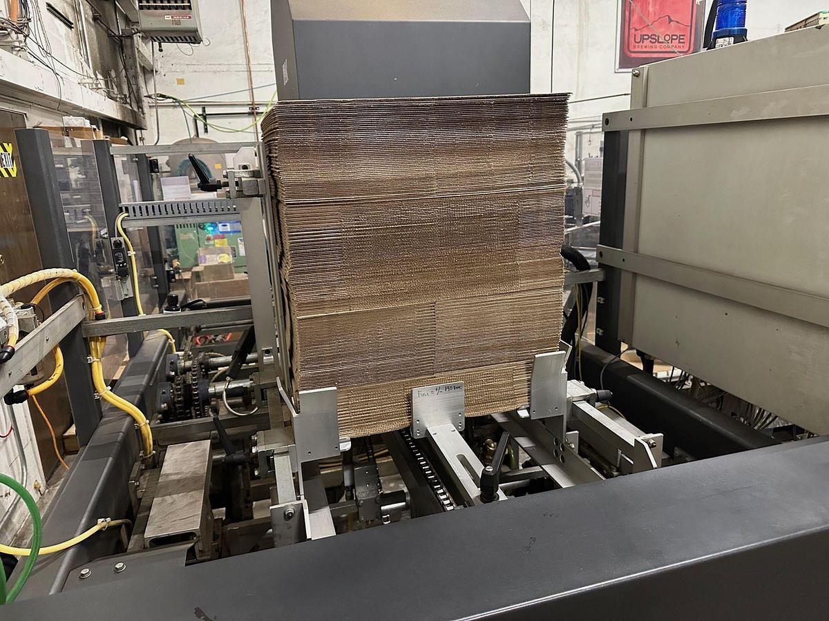 Used iPak Fully Automatic Tray Former, Model TF-200Q Tray Former